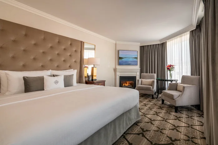 Diamond Guestroom, Magnolia Hotel Victoria, BC